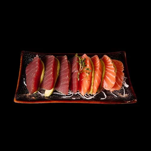 121. Lachs und Thunfisch Sashimi (8 Stk.)